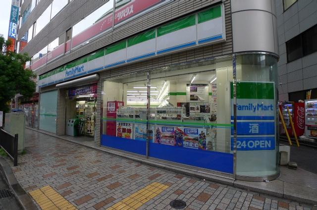 コンビニ　ファミリーマート（コンビニ）まで250m