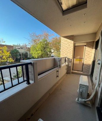 バルコニー　別タイプ部屋　参考写真です