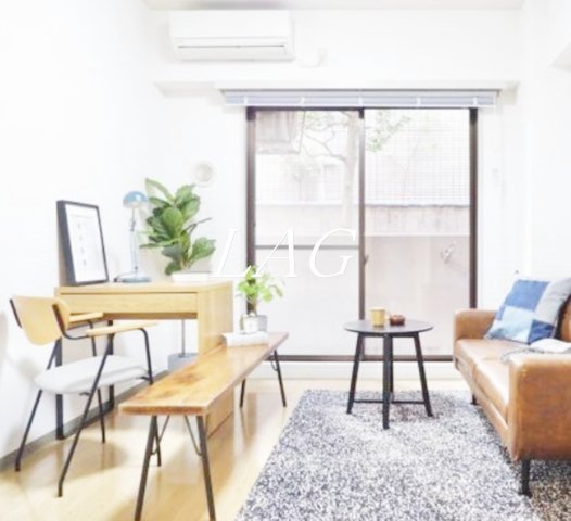居室・リビング　洋室のお部屋(モデルルーム)です。