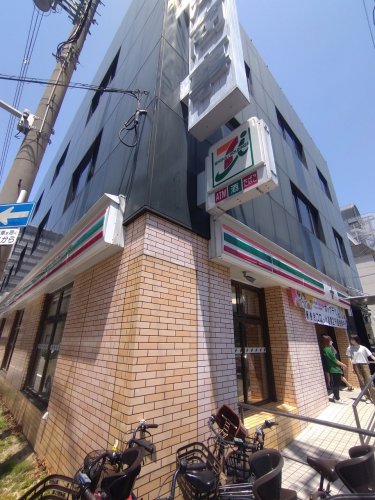 コンビニ　セブンイレブン 大阪南堀江1丁目南店（コンビニ）まで111m