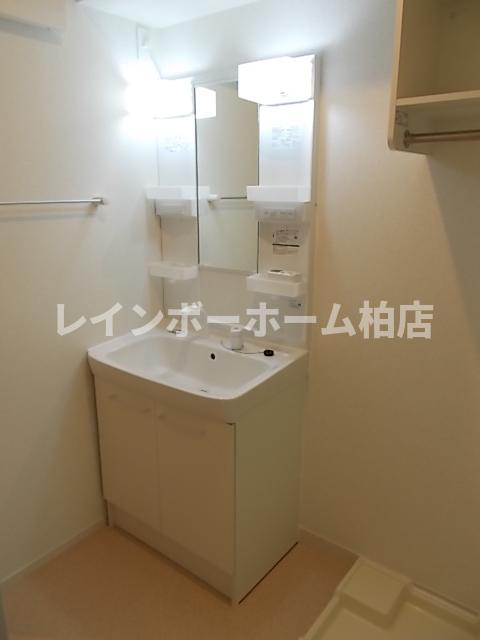 洗面設備　忙しい朝には欠かせない洗面所です