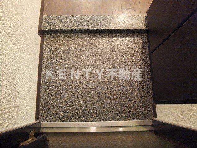 玄関　収納もある玄関です