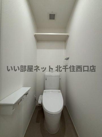トイレ　コンフォリア竹ノ塚イースト