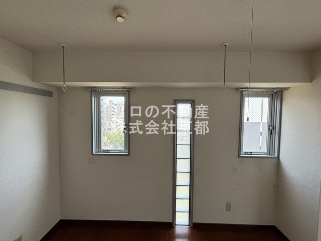 その他設備　室内物干し用金具付！雨の日や梅雨の時期に役立ちます！