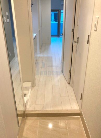 玄関　広々とした玄関部分