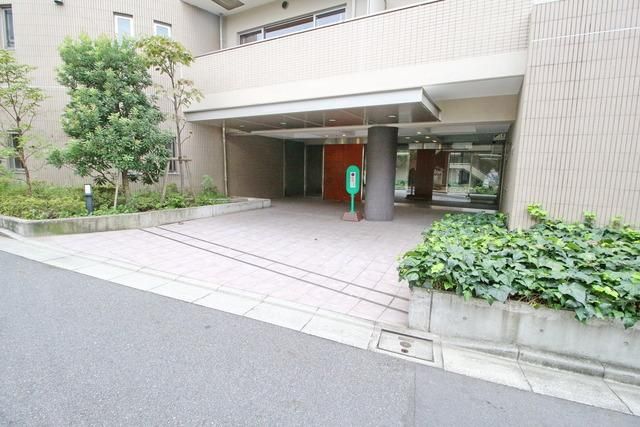 エントランス　☆正面玄関☆