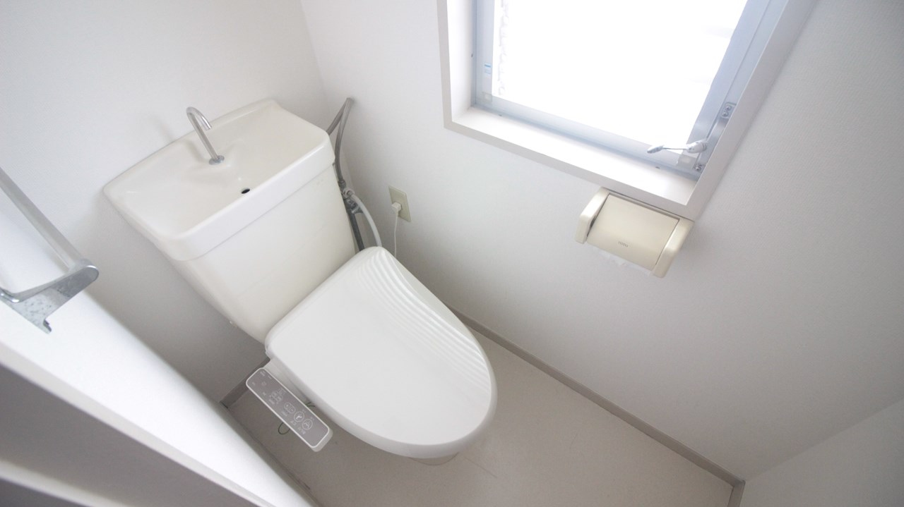 トイレ　別部屋の参考写真です。