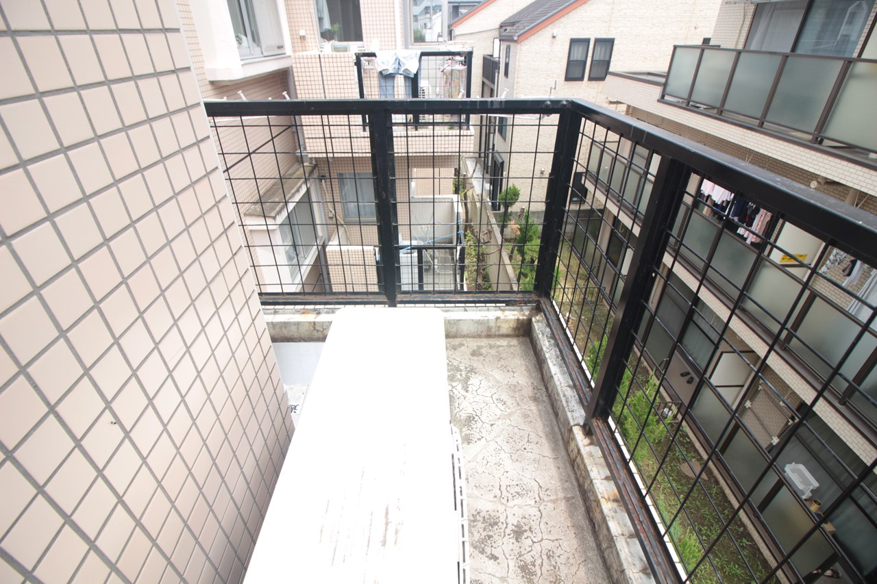 バルコニー　別部屋の参考写真です。