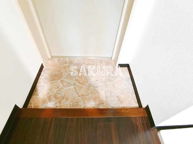 玄関　ゆったりとした玄関スペースです♪