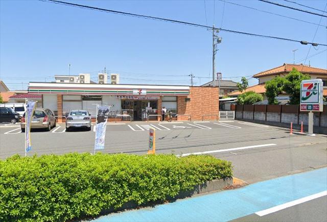 コンビニ　セブンイレブン（コンビニ）まで743m