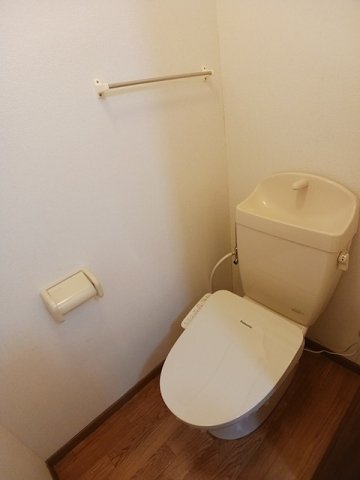 トイレ　清潔感のあるトイレです