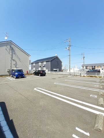 駐車場　駐車場に車を止められます