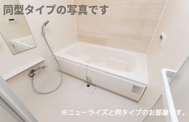 バス・シャワールーム　落ち着いた空間のお風呂です
