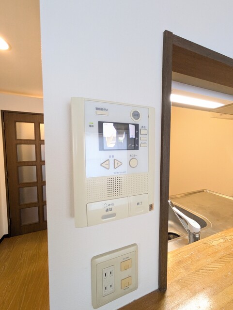 セキュリティ　来訪者の確認できるＴＶモニターホンです。
