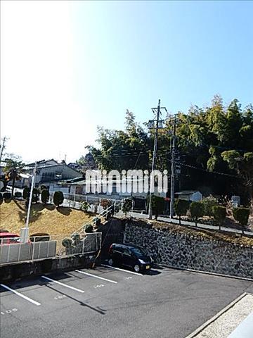 駐車場　見渡し良好です。