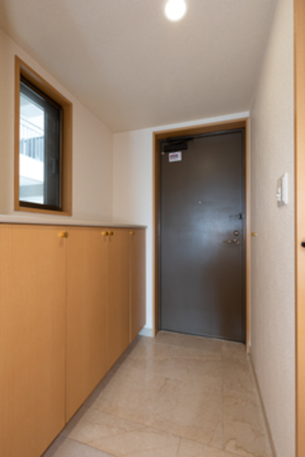 玄関　※写真は同タイプ住戸です。