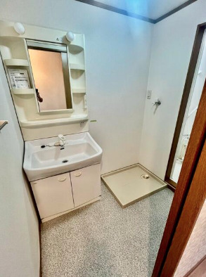 洗面設備　コンパクトで使いやすい洗面所