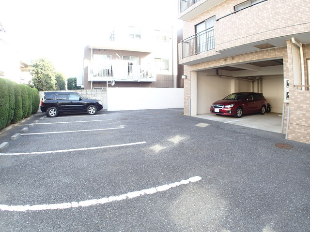駐車場　★駐車場★（空き状況・使用料等詳細はご確認下さい）