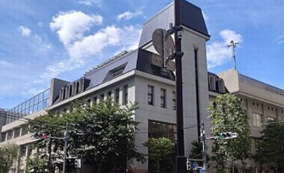 小学校　中央区立京橋築地小学校（小学校）まで290m