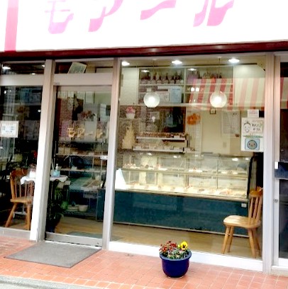 飲食店　洋菓子の店モアール（飲食店）まで406m