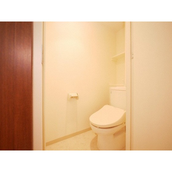 トイレ　別部屋の写真です。