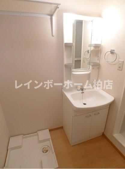洗面設備　独立洗面台です