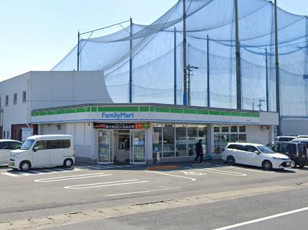 コンビニ　ファミリーマート南沖洲店（コンビニ）まで696m