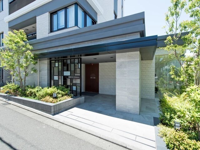 エントランス　分譲タイプです