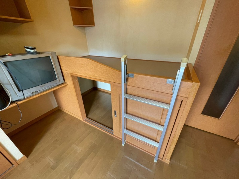収納　ベット下に収納もありますよ。部屋がすっきり片付きます。