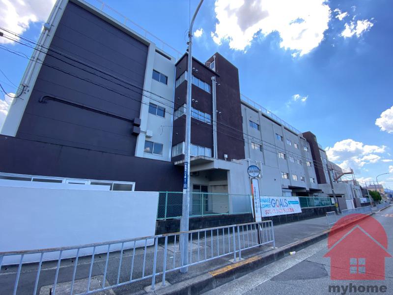 中学校　池田市立北豊島中学校（中学校）まで894m