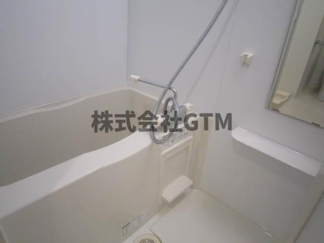 バス・シャワールーム　※別部屋参考画像