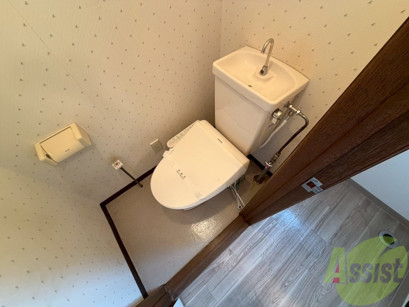 トイレ　こちらはトイレです。清潔感があり、安心して使用できます。