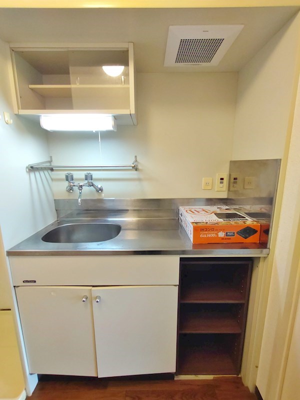 キッチン　違うお部屋の写真です。ご参考までに