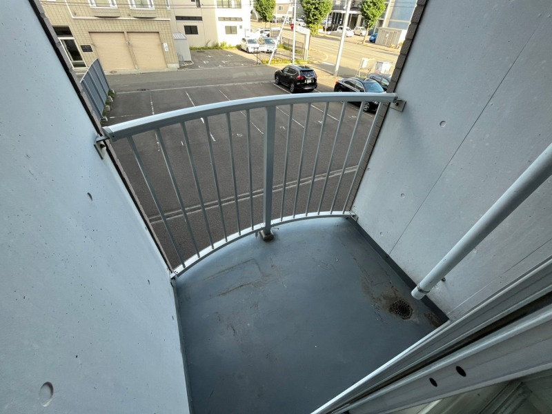 バルコニー　バルコニーが付いていますので一息ついてみてはいかがですか。