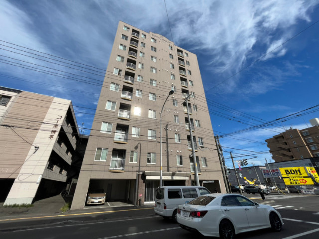 建物外観　札幌市東区北３３条東「ロイヤルコート３３」