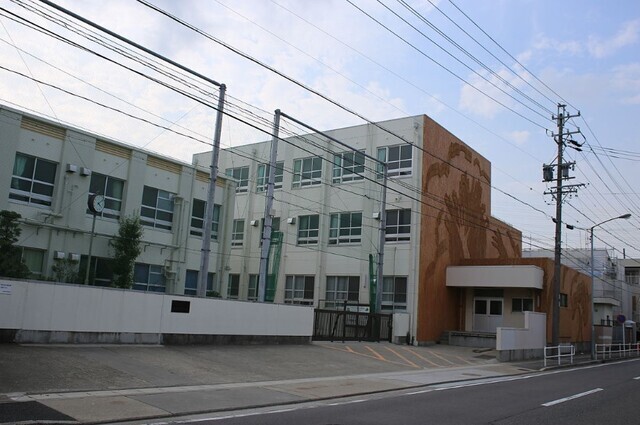 中学校　名古屋市立山田中学校（中学校）まで600m