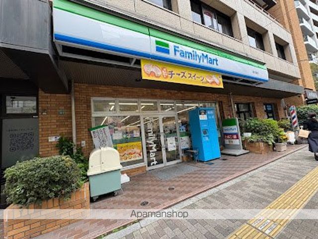 コンビニ　ファミリーマート南大塚店（コンビニ）まで289m