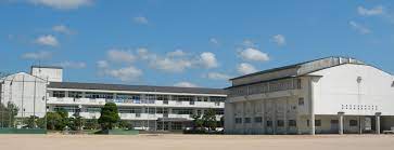 中学校　宍粟市立山崎南中学校（中学校）まで1300m