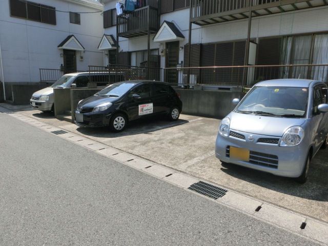 駐車場　敷地内の駐車場もあります。