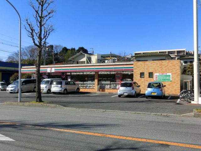 コンビニ　セブンイレブン（コンビニ）まで340m