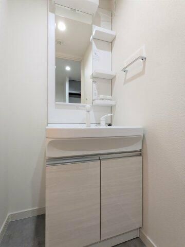 洗面設備　別部屋参照写真