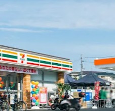 コンビニ　セブンイレブン 交野市役所前店（コンビニ）まで550m