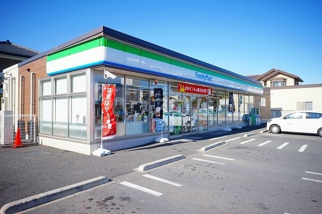 コンビニ　ファミリーマート大泉坂田７丁目店（コンビニ）まで1372m
