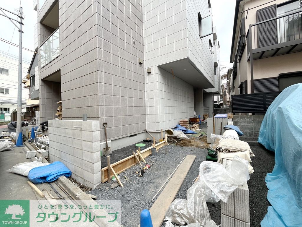 エントランス　駐車場