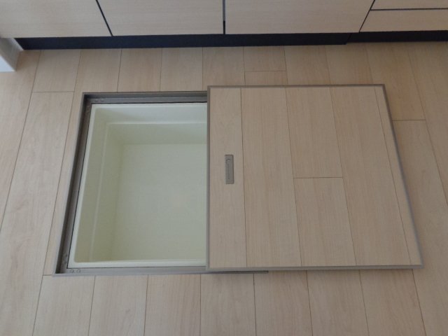 収納　床下収納