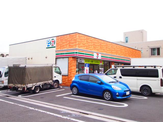 コンビニ　セブンイレブン（コンビニ）まで94m
