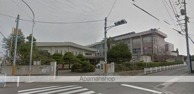 小学校　高松市立林小学校（小学校）まで2002m