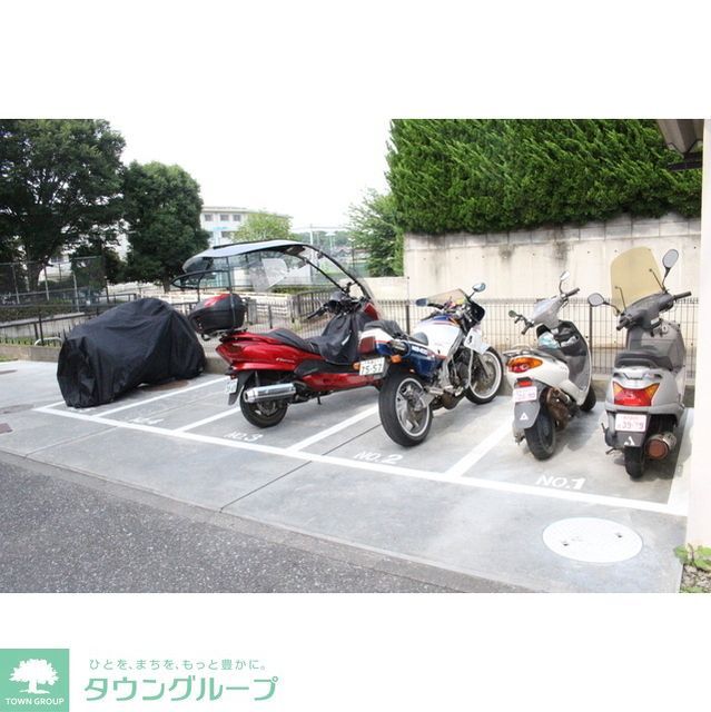 駐車場　バイク置き場