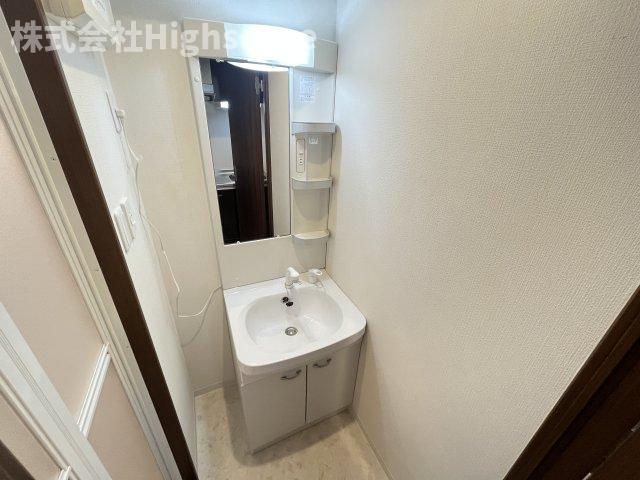 洗面設備　独立洗面台です