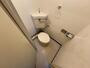 トイレ　こちらはトイレです。清潔感があり、安心して使用できます。